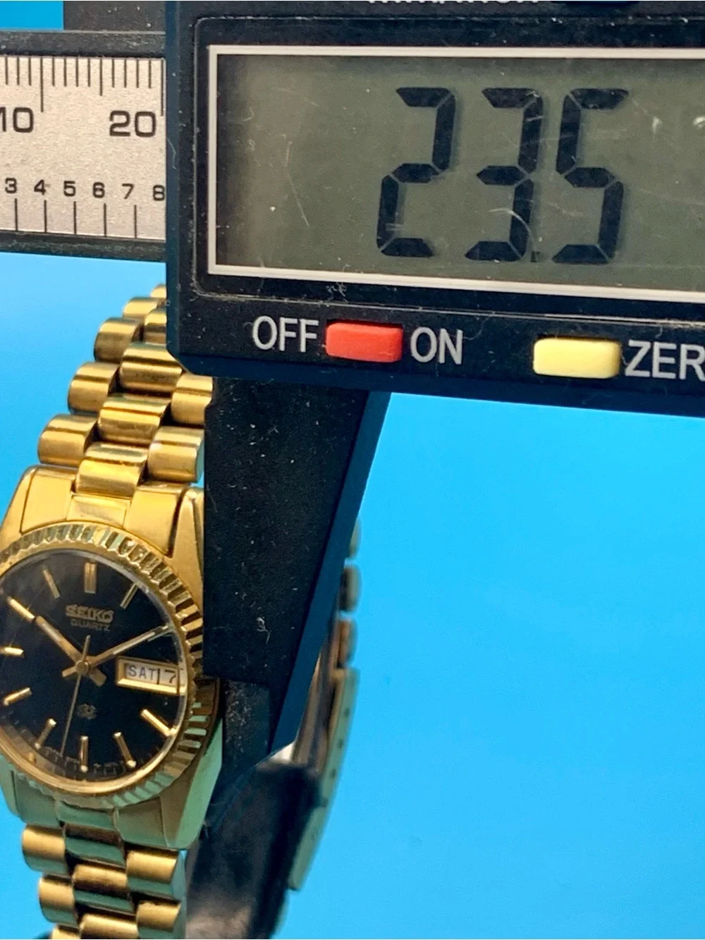 SEIKO 3Y03-0160 Women’s Vintage Watch Fluted Bezel Day/Date Working New Battery